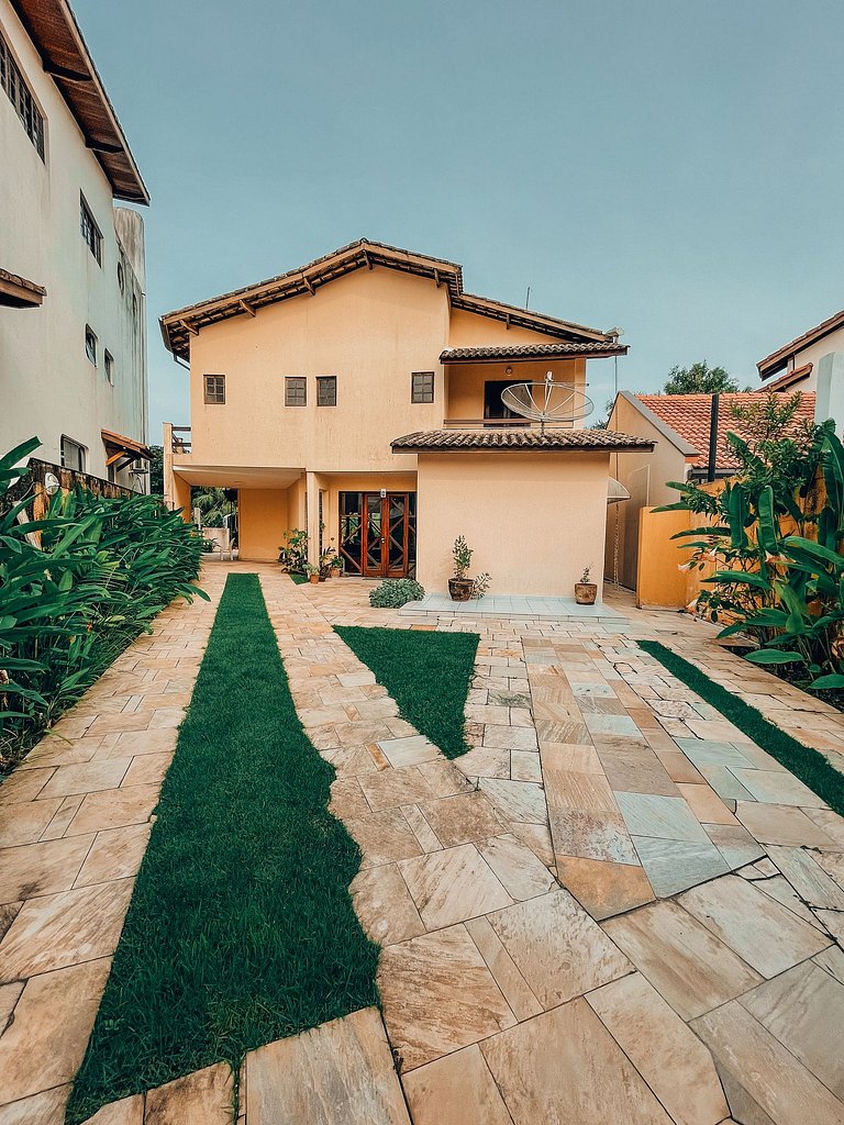 Casa 3624 - Pé na Areia Recuada, Charme, Espaço e Potencial