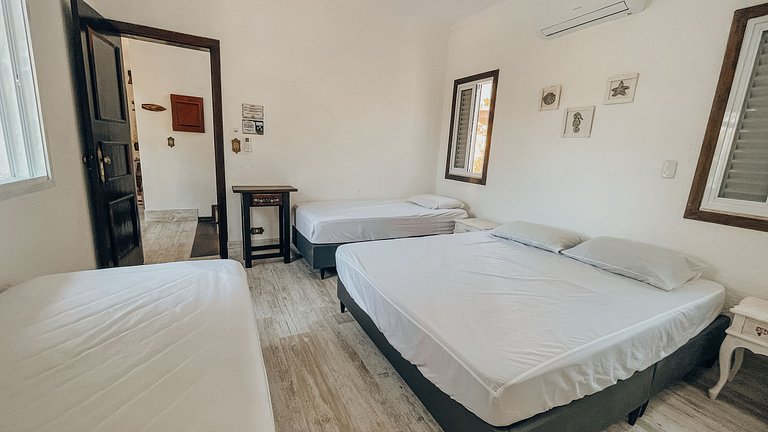 Casa 9325 - Com alma de fazenda e a poucos passos do mar