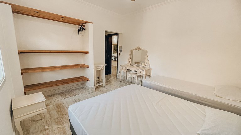 Casa 9325 - Com alma de fazenda e a poucos passos do mar