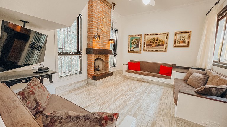 Casa 9325 - Com alma de fazenda e a poucos passos do mar