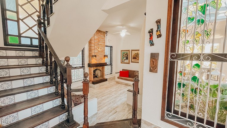 Casa 9325 - Com alma de fazenda e a poucos passos do mar