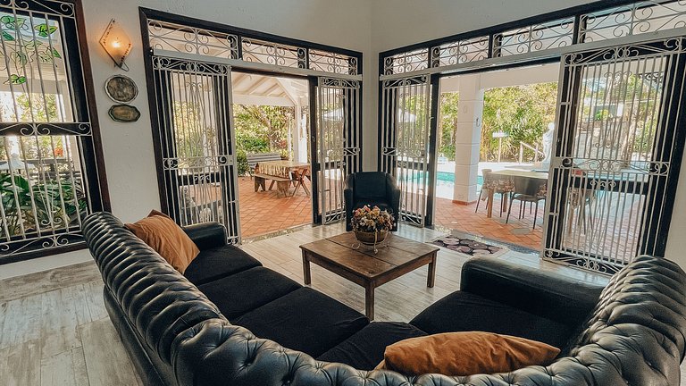 Casa 9325 - Com alma de fazenda e a poucos passos do mar