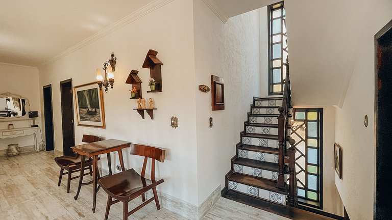 Casa 9325 - Com alma de fazenda e a poucos passos do mar