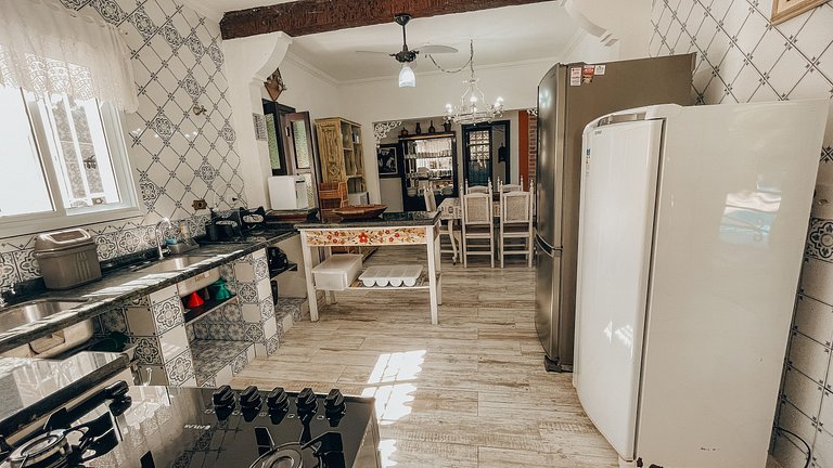 Casa 9325 - Com alma de fazenda e a poucos passos do mar