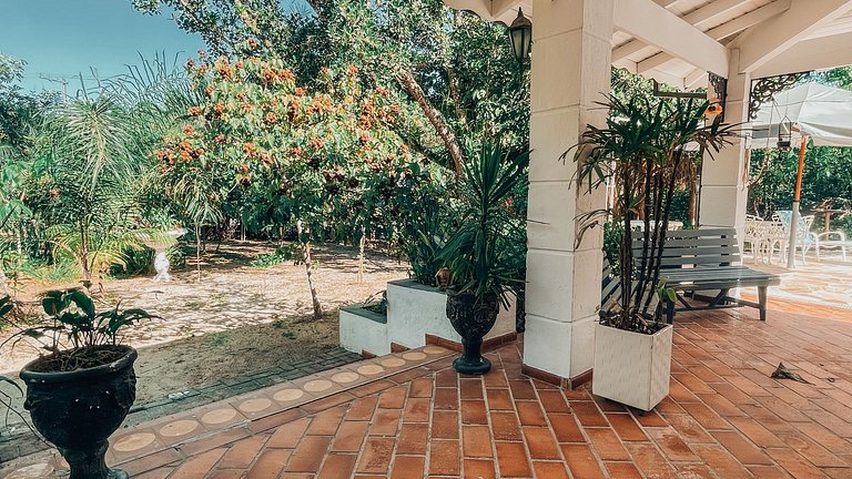 Casa 9325 - Com alma de fazenda e a poucos passos do mar