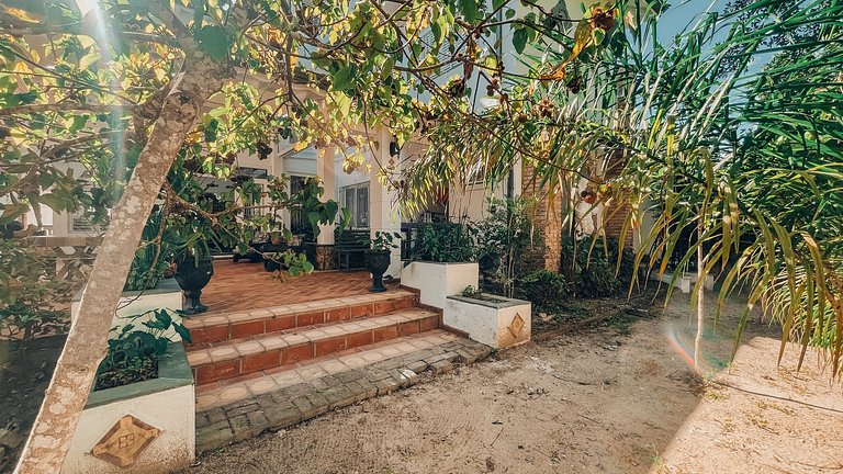 Casa 9325 - Com alma de fazenda e a poucos passos do mar