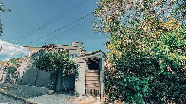 Casa 9325 - Com alma de fazenda e a poucos passos do mar