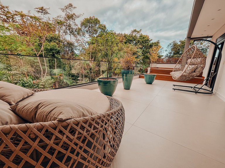 Casa 2322 - Residência de Alto Padrão com 5 Suítes, Piscina