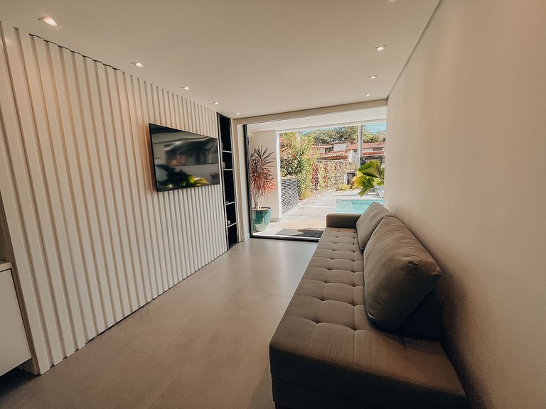 Casa 2322 - Residência de Alto Padrão com 5 Suítes, Piscina