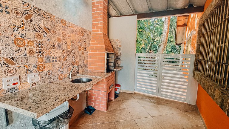 Casa 1126 -Térrea, ensolarada, com piscina, churrasqueira e