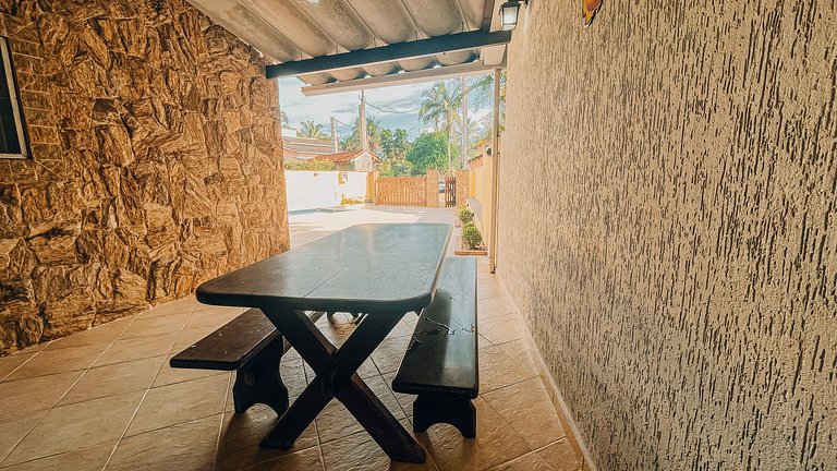 Casa 1126 -Térrea, ensolarada, com piscina, churrasqueira e