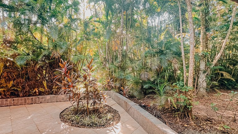 Casa 1126 -Térrea, ensolarada, com piscina, churrasqueira e