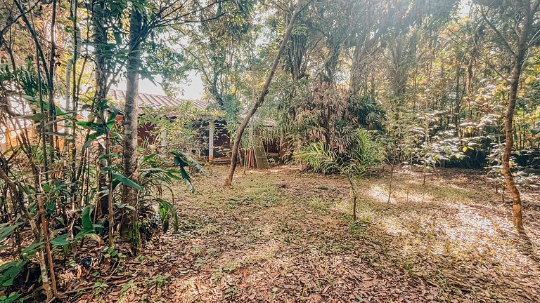 Casa 1126 -Térrea, ensolarada, com piscina, churrasqueira e