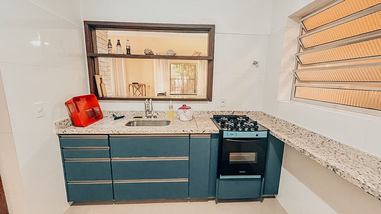 Casa 1126 -Térrea, ensolarada, com piscina, churrasqueira e