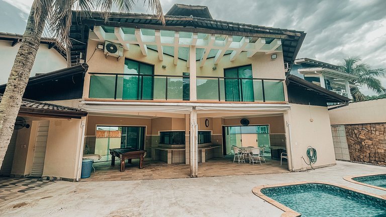 Casa com piscina e 3 suítes | Praia de Guaratuba