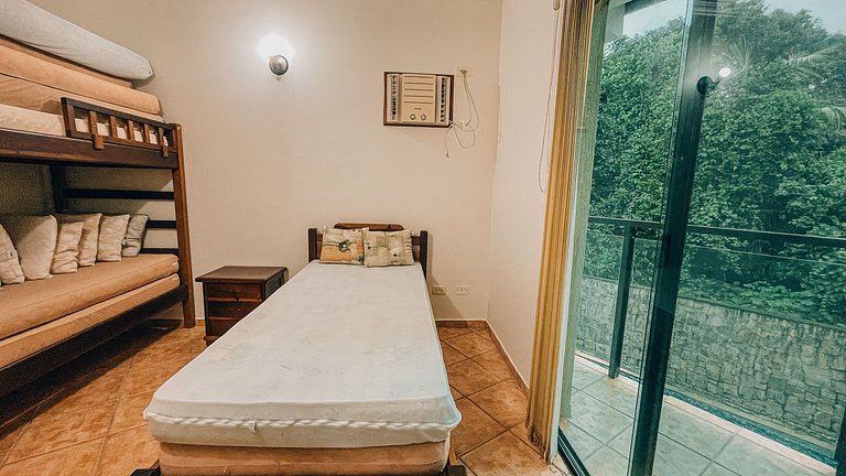 Casa com piscina e 3 suítes | Praia de Guaratuba