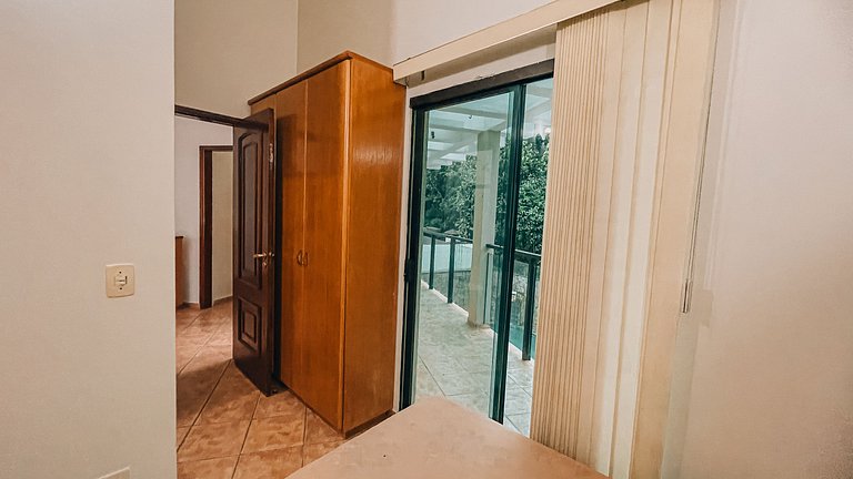 Casa com piscina e 3 suítes | Praia de Guaratuba
