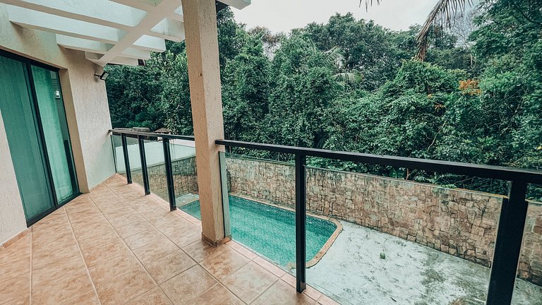 Casa com piscina e 3 suítes | Praia de Guaratuba