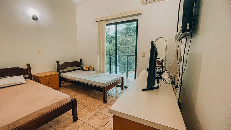 Casa com piscina e 3 suítes | Praia de Guaratuba