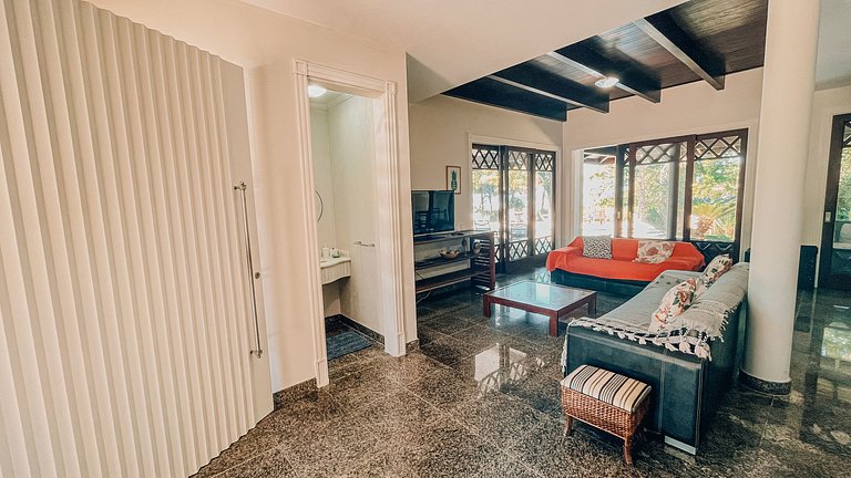 Pé na Areia em Condomínio Fechado: Viva o Mar com Privacidad