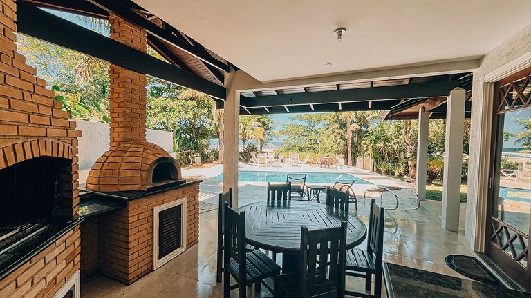 Pé na Areia em Condomínio Fechado: Viva o Mar com Privacidad