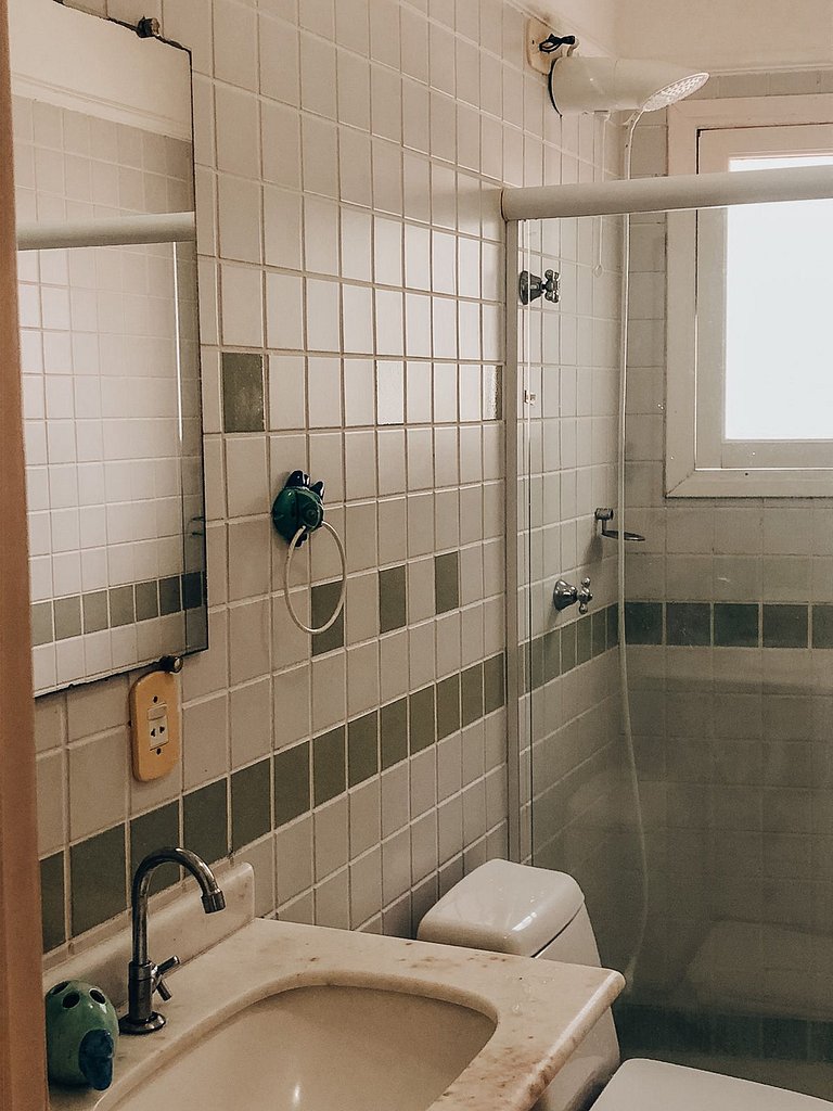 Piscina, muito espaço a 200m da praia