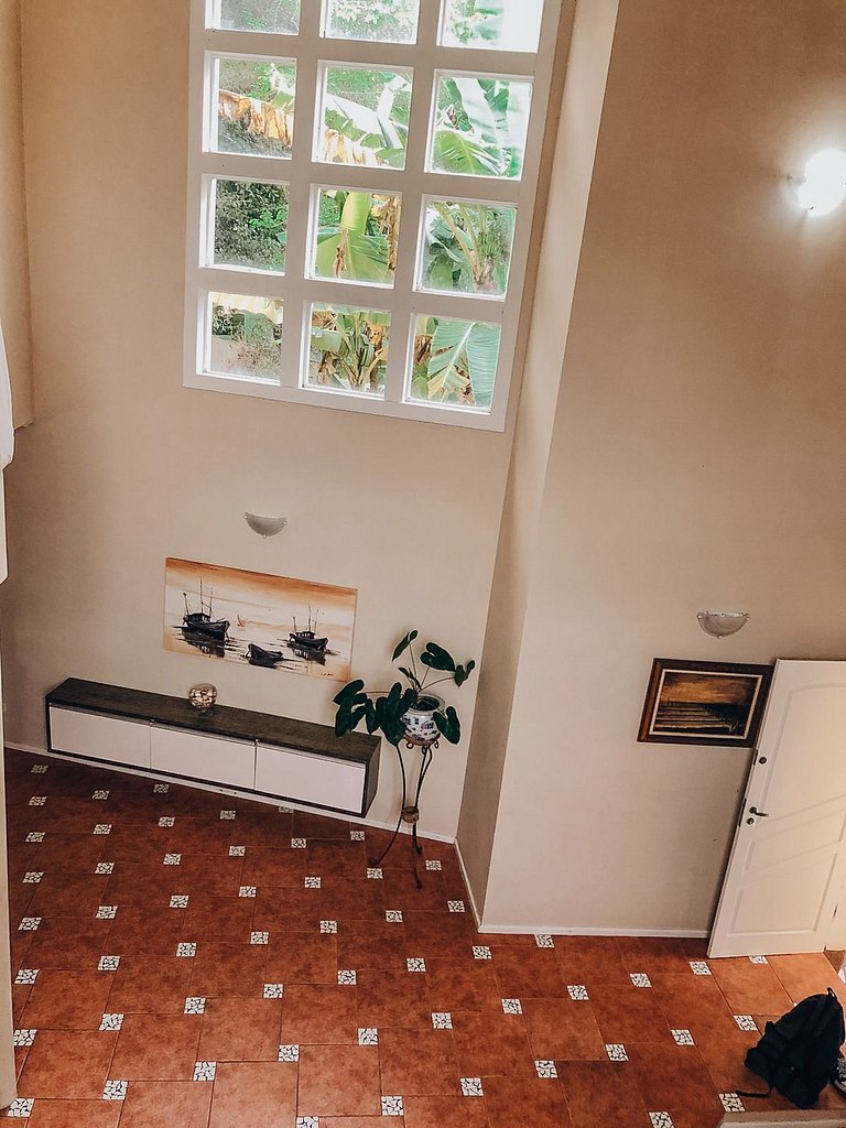 Piscina, muito espaço a 200m da praia