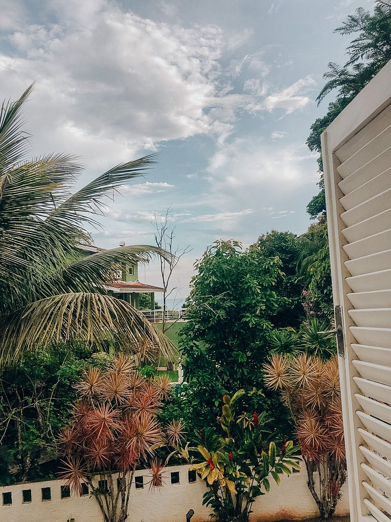 Piscina, muito espaço a 200m da praia