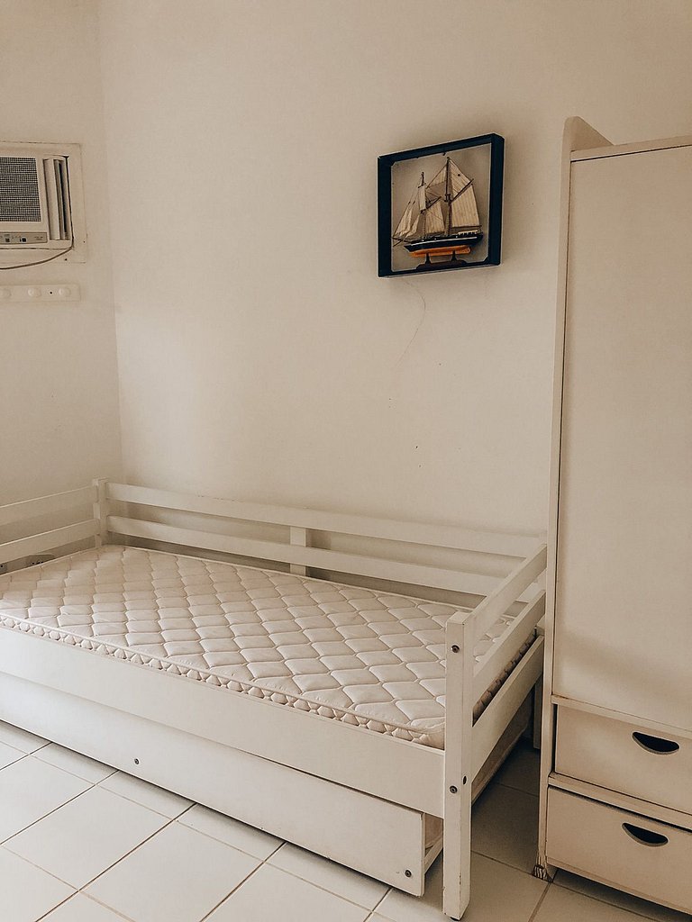 Piscina, muito espaço a 200m da praia