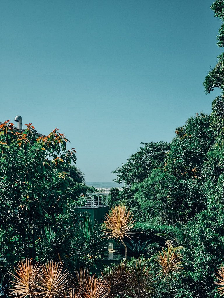 Piscina, muito espaço a 200m da praia
