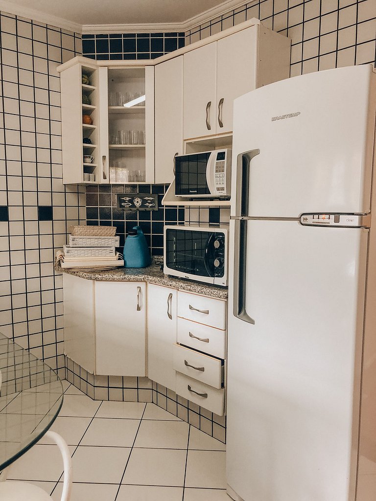 Piscina, muito espaço a 200m da praia