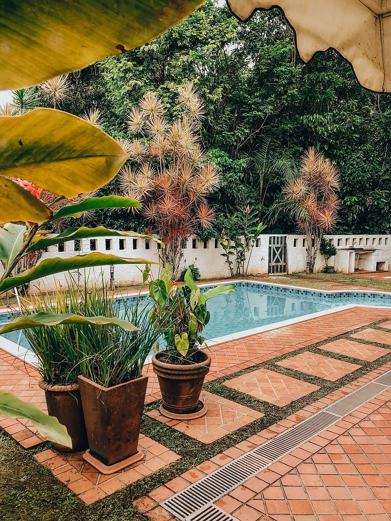Piscina, muito espaço a 200m da praia