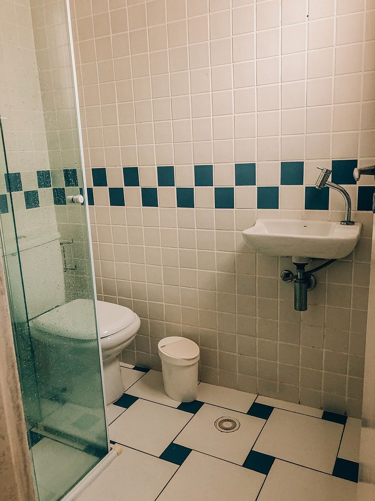 Piscina, muito espaço a 200m da praia