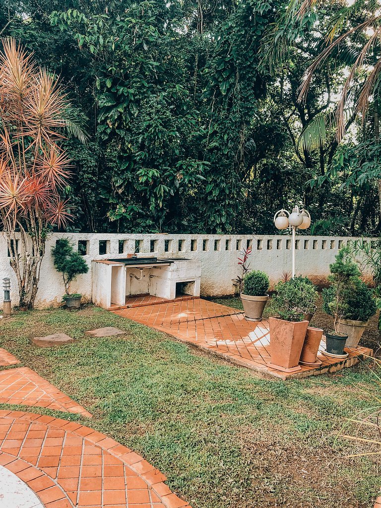 Piscina, muito espaço a 200m da praia