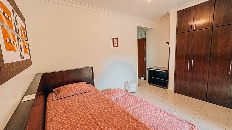Casa com piscina a 130 m da praia | Guaratuba, Bertioga SP