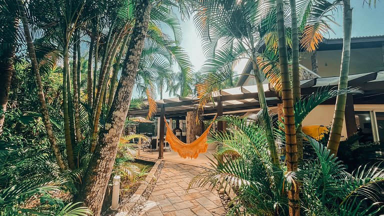 Casa com piscina a 130 m da praia | Guaratuba, Bertioga SP