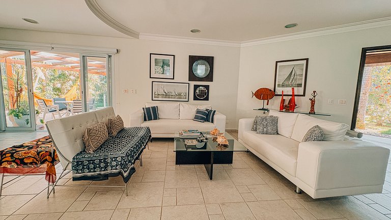 Casa 1726 - Casa com Trilha Exclusiva para a Praia + Área Go