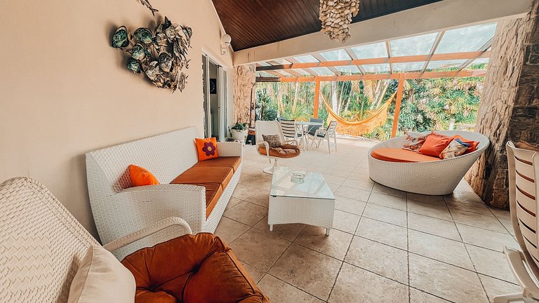 Casa com piscina a 130 m da praia | Guaratuba, Bertioga SP