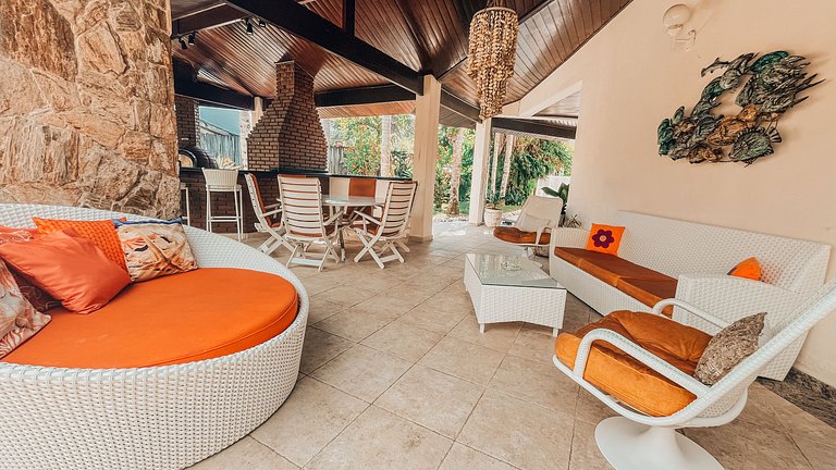Casa com piscina a 130 m da praia | Guaratuba, Bertioga SP
