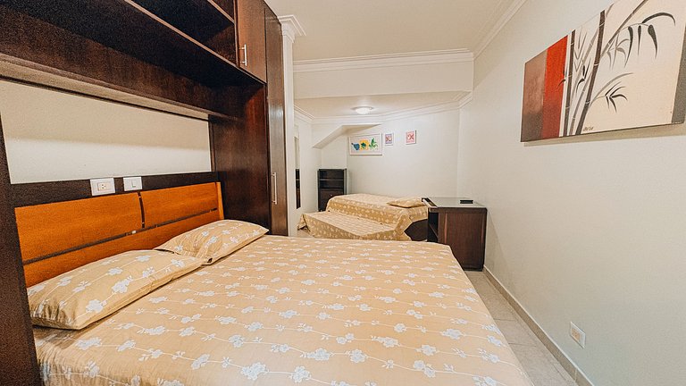 Casa com piscina a 130 m da praia | Guaratuba, Bertioga SP