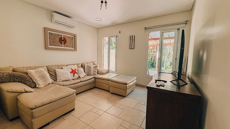 Casa com piscina a 130 m da praia | Guaratuba, Bertioga SP
