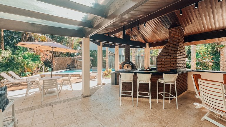 Casa com piscina a 130 m da praia | Guaratuba, Bertioga SP