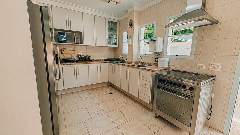 Casa 1726 - Casa com Trilha Exclusiva para a Praia + Área Go