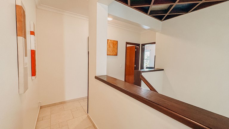 Casa com piscina a 130 m da praia | Guaratuba, Bertioga SP