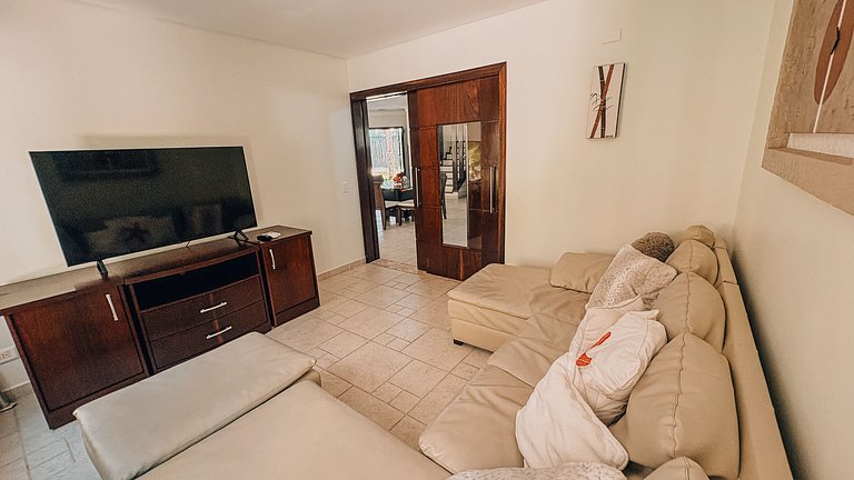 Casa 1726 - Casa com Trilha Exclusiva para a Praia + Área Go