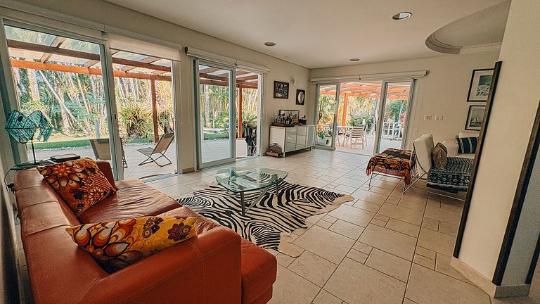 Casa 1726 - Casa com Trilha Exclusiva para a Praia + Área Go