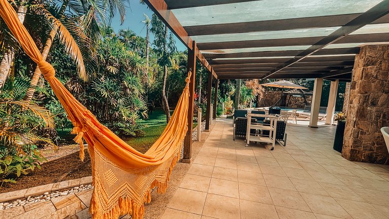 Casa com piscina a 130 m da praia | Guaratuba, Bertioga SP