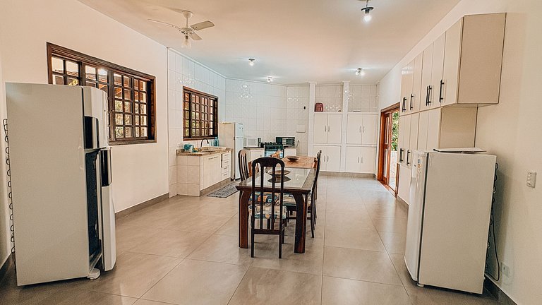 Casa à venda com 4 dormitórios | Guaratuba, Bertioga SP