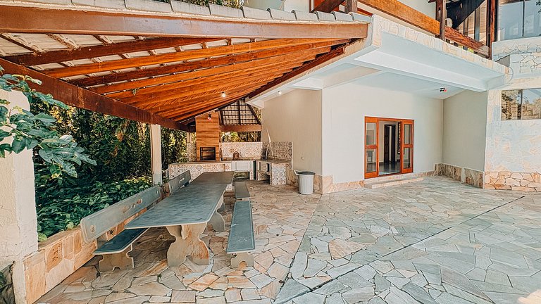 Casa à venda com 4 dormitórios | Guaratuba, Bertioga SP
