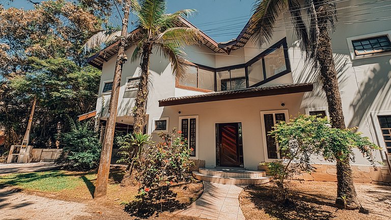 Casa à venda com 4 dormitórios | Guaratuba, Bertioga SP